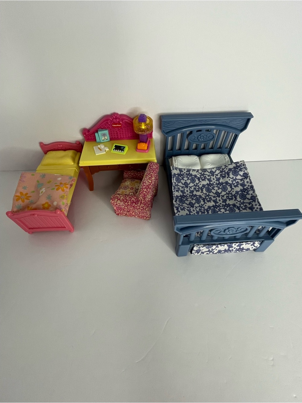 Fisher-Price Loving Family Dollhouse 1999 Blue Full Bed Mixed Furniture ✔️FLAWS